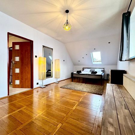 Domek Monte Black Z Jacuzzi I Sauna Finska สโตรเนีย ชล็องสเกีย ภายนอก รูปภาพ